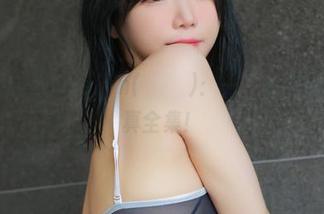裤里丝与Addielyn(에디린)：一个无法抗拒的写真全集！