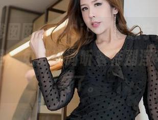 Feilin嗲囡囡 – 在SiByl李思宁的“女友”图包里，免费这词听着特别浮夸，但我爱了。
