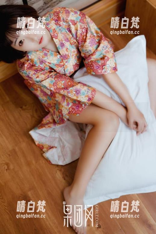GIRLT果团网 – 龚玥菲的短裙图集，定制给你意想不到的风骚气息！