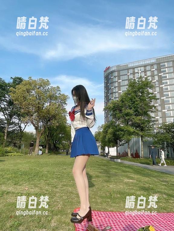 July芝岚 微密圈 - July芝岚黑丝户外写真,高清下载时,大脑短路也是个意外的乐趣。