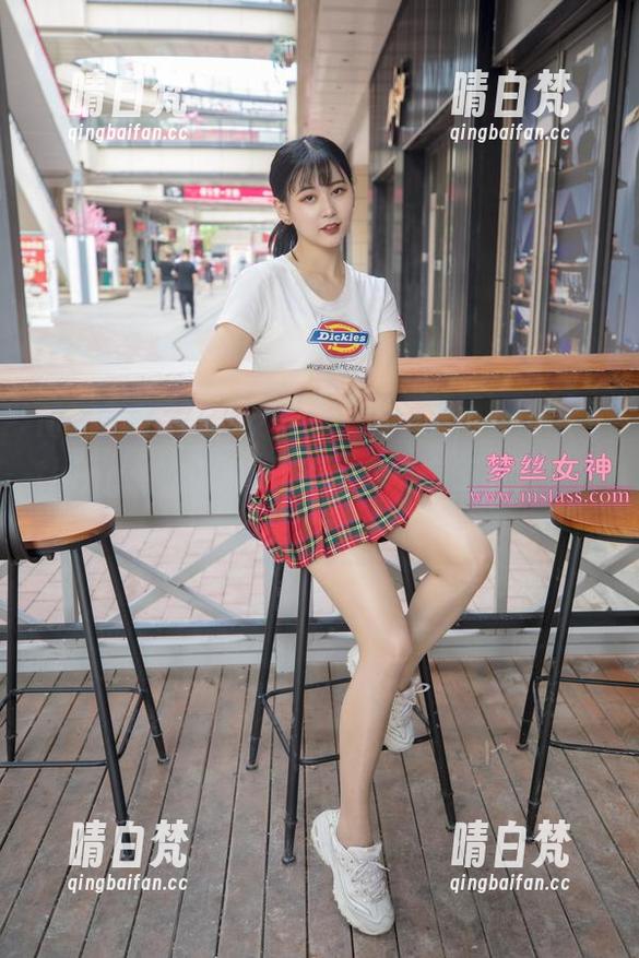 MSLASS梦丝女神-玥玥 MSLASS梦丝女神 - 照片Telluseverything:玥玥穿上旗袍后,竟在工业区中漫步