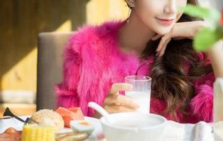 MiStar魅妍社 – 裸足的魅力，看来FoxYini孟狐狸有些特别的资源啊。