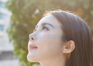 MiiTao蜜桃社 – 图包来了，木楠Nan穿短裙的日常——这裙子能岌岌可危，也能很稳重！