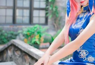 Money冷冷的全套水手服写真，带点海的敏感与诗意。