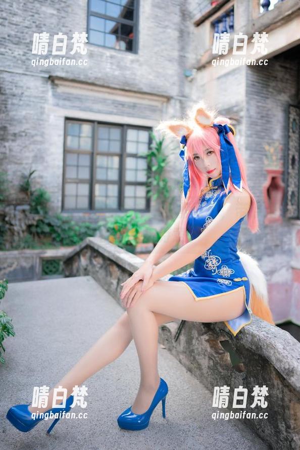 Money冷冷 Money冷冷的全套水手服写真,带点海的敏感与诗意。