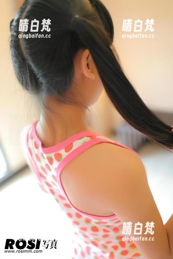 ROSI写真 ROSI网袜合集:来了来了!你没见过的轻松网袜绑腿技能!