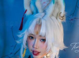 Tiny Asa带你免费看圣诞玛奇玛,图集刷个够,不怕光明正大