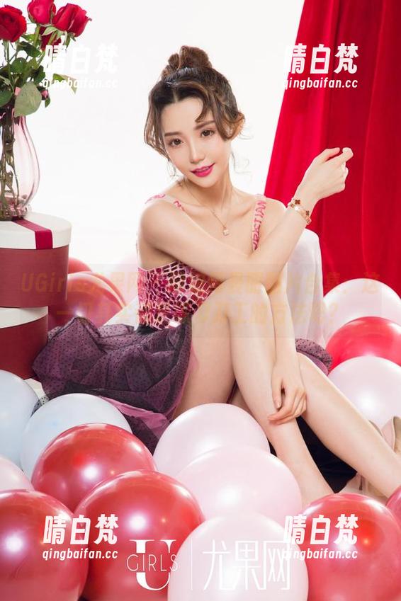 UGirls尤果网 - 厨娘何曼丽图片合集：这一切其实都是练习刀工的方法吧？