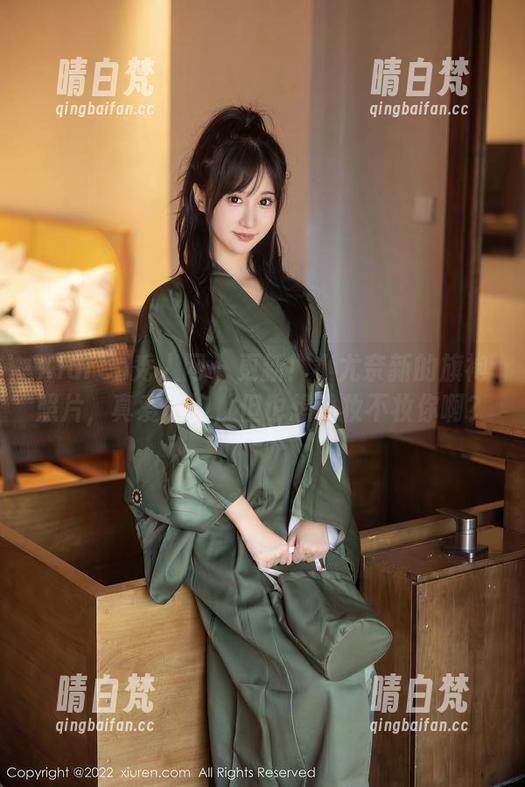 Xiuren秀人网 - 更新！小尤奈新的旗袍照片，真爱旗袍，但也想说妆不妆你啊？