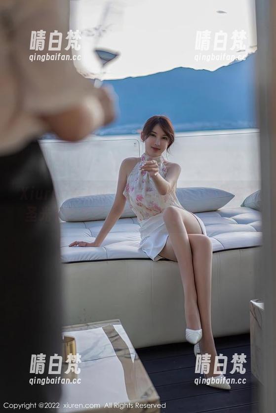 Xiuren秀人网 - 小热巴换装：女神在无圣光下的显摆，图包送给最爱看的人！