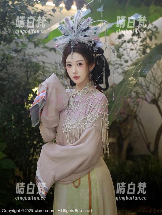 Xiuren秀人网 - 这组焦糖可可的白裙美图壁纸，轻松打破了审美疲劳。