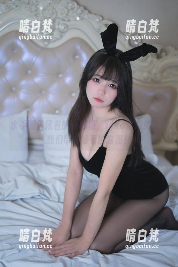 水手服里藏着的小剧场，Yiko湿润兔又给我们带来好看的套图！