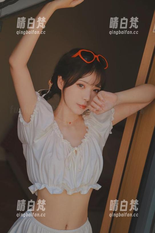 fushii_海堂 fushii_海堂带你进入自拍时代:每张写真都像是跟镜子抢风头!