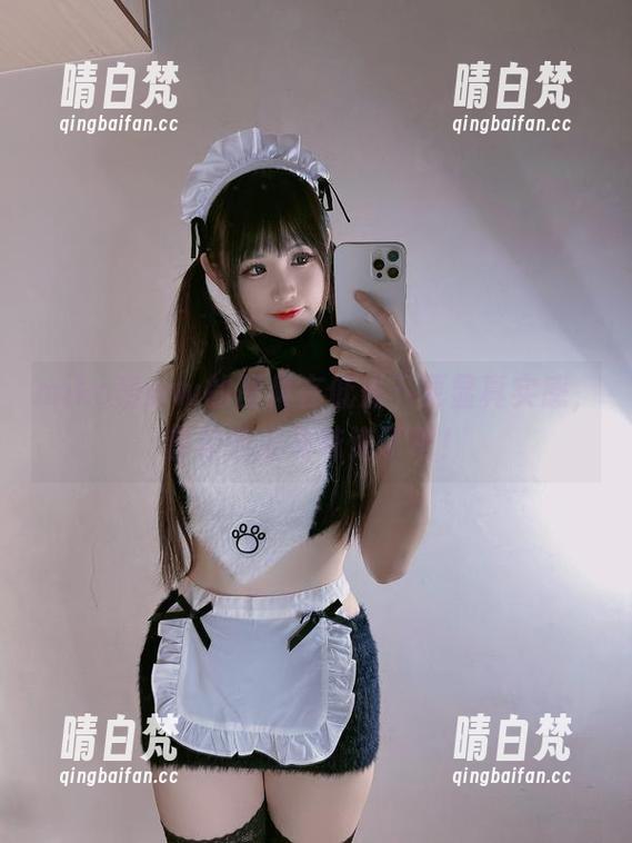 miko酱ww miko酱ww的图集在低光下更显真实感,套装也太有味道了吧!