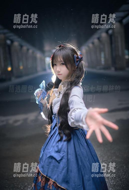 精选图包：冥思苦想的名赖弥七与棉袜的幽默搭配，意想不到吧！
