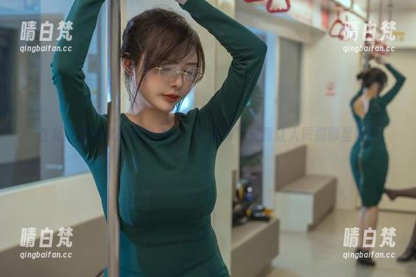 在夏小秋秋秋的写真里，“七龙珠”究竟让人震撼哪里呢？