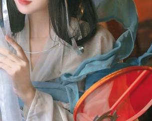 红裙图集：奶狮不咬人的裙摆比我临时起意的风筝还飞得高