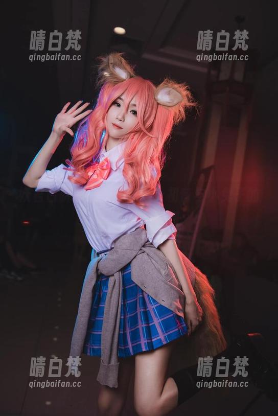 妖君白研的最新作品，让初音与小兔子的结合悬念满满