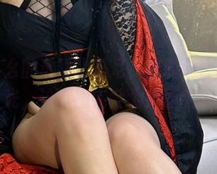 小瑶幺幺的透明比基尼，展现个性而无圣光，这套图完全为她而生。