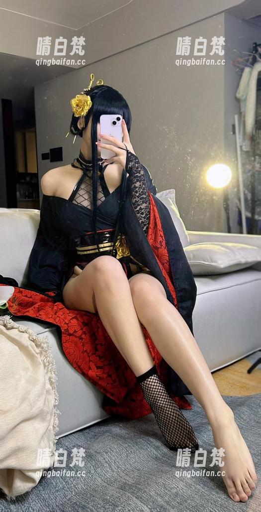 小瑶幺幺 小瑶幺幺的透明比基尼,展现个性而无圣光,这套图完全为她而生。