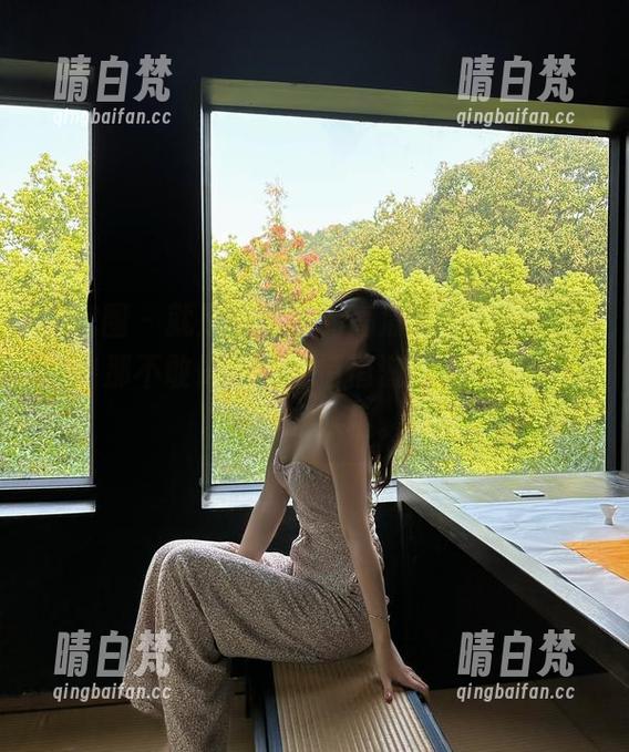 就是阿朱啊 微密圈 - 就是阿朱啊的高清夏日写真,期待中那不敢做的事情悄悄滋生——比如,偷偷吃冰棍。