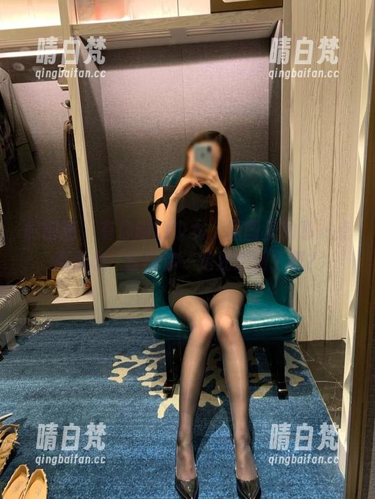 微密圈 - 有你喵的少女，原图里的那一点点姿态，套图你一定注意到了吧？