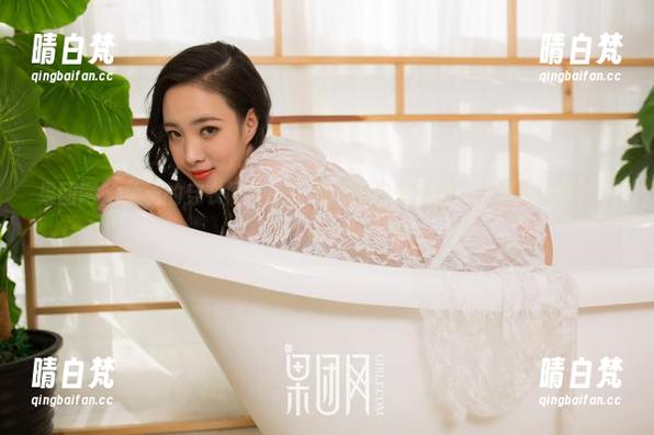 果团网 - 兔子的穿衣间：酸酱兔的连衣裙图集，暗黑风中偶尔一闪。