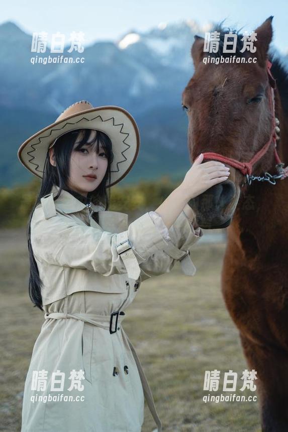 最新图册中的浅安安，少女的那些姿态，看得我不小心咽了一口气。