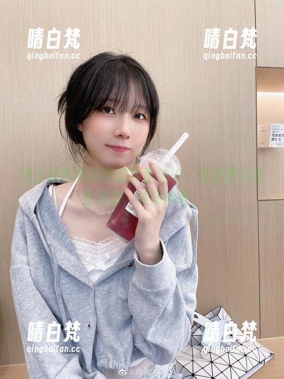 用丝袜包裹起来的炸酱沐沐，既是图片也是资源，效果神奇。