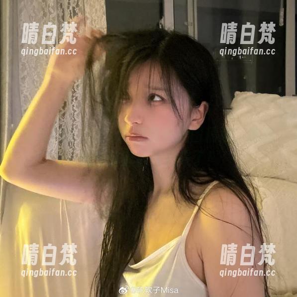 看到特软儿Sona的内衣美图精选，我的运气都跟着飞起来了！