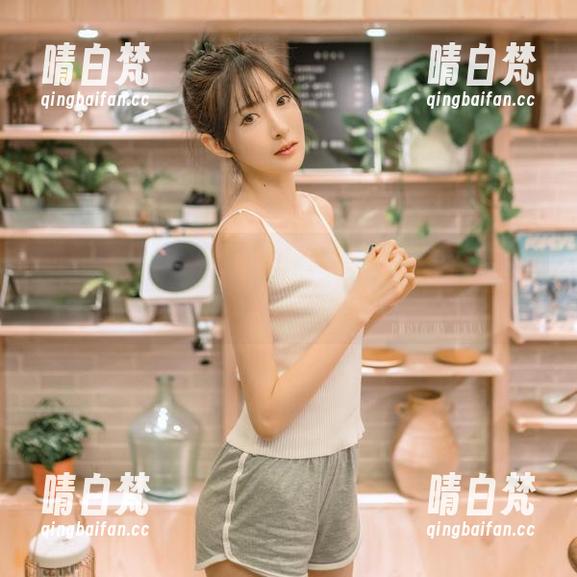 这身蕾丝让我有点想咳嗽，王羽杉果然是壁纸里的女神。