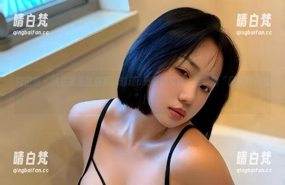 微密圈 - 这件水晶比基尼，瑜瑾u更新的写真，妥妥的“闪光灯俱佳”！