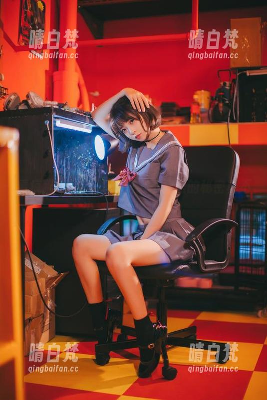 看疯猫ss的写真，壁纸不起眼的秘密真不少，你发现了吗？