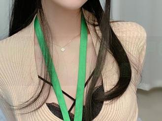 眼酱大魔王w的长腿福利，不动声色间勾起一阵薄薄的懵懂