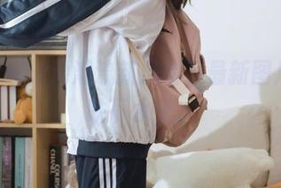 神沢永莉泳池潮流新风向，最新图片让你跌下水来。