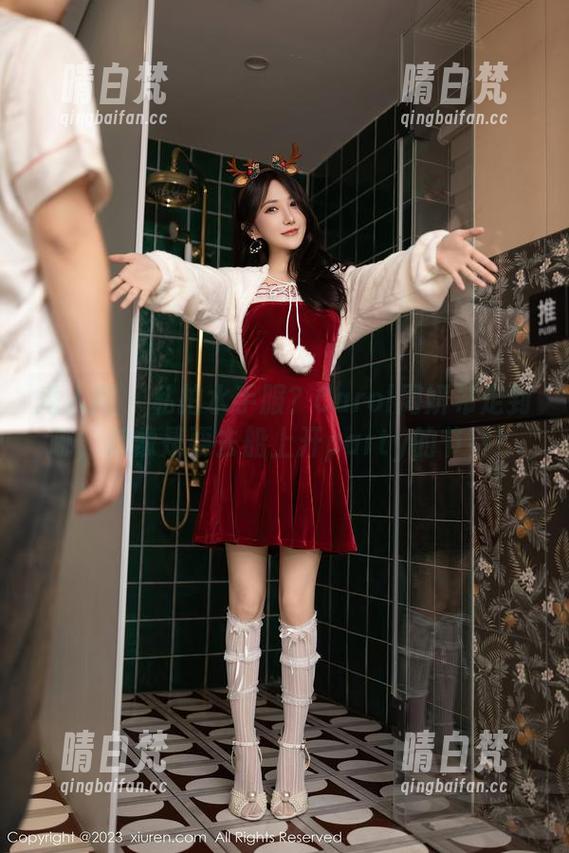 秀人网 - 私拍水手服？Carol周妍希走到哪，都像是要去船上开party的节奏！