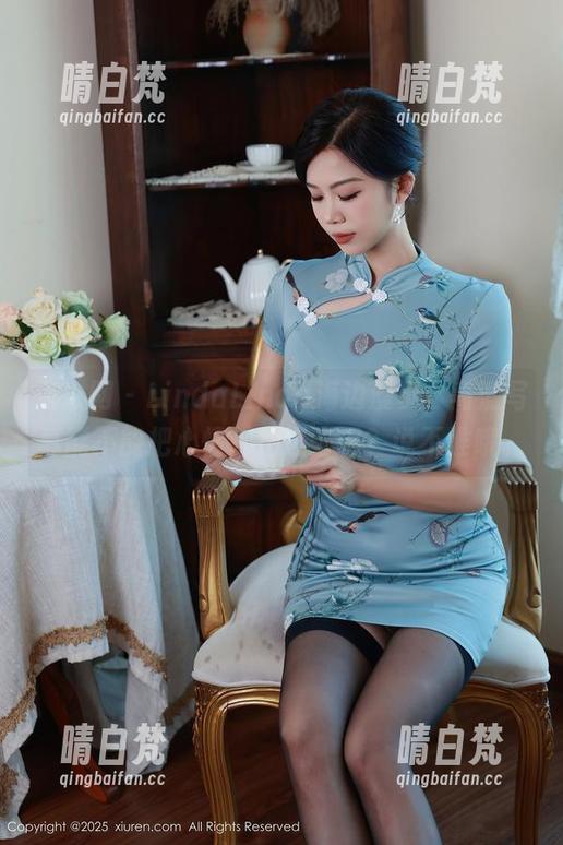 秀人网-LindaLinda 秀人网 - LindaLinda海边漫步,高清写真能不能把心情都拍进去呢?说不准哦。