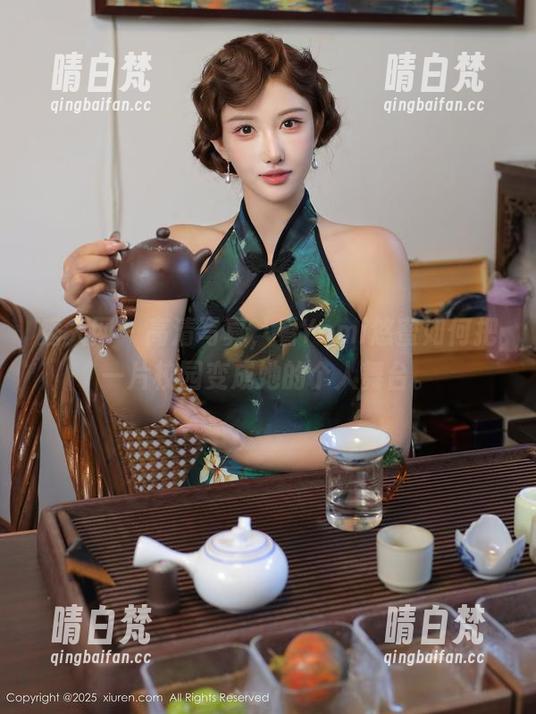 秀人网-Yomi悠蜜 秀人网 - 高清写真,看Yomi悠蜜如何把一片校园变成她的个人舞台。