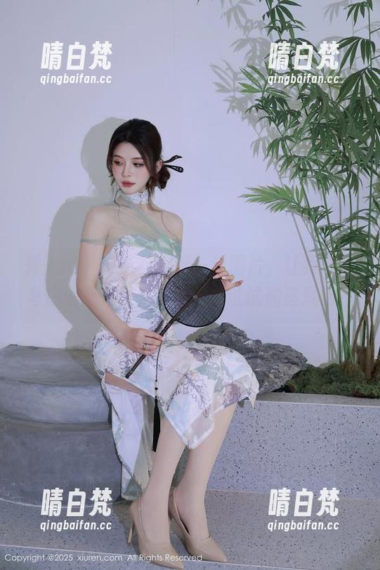 秀人网 – 安然儿最新一辑图片，让我默默考虑是不是要换个发型，试试油亮风暴？