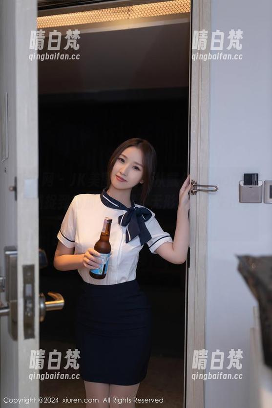 秀人网 - JK美图精选，从戴允祺zoe的眼里捕捉到的那一刹那，无形之中竟生出了几分呆。