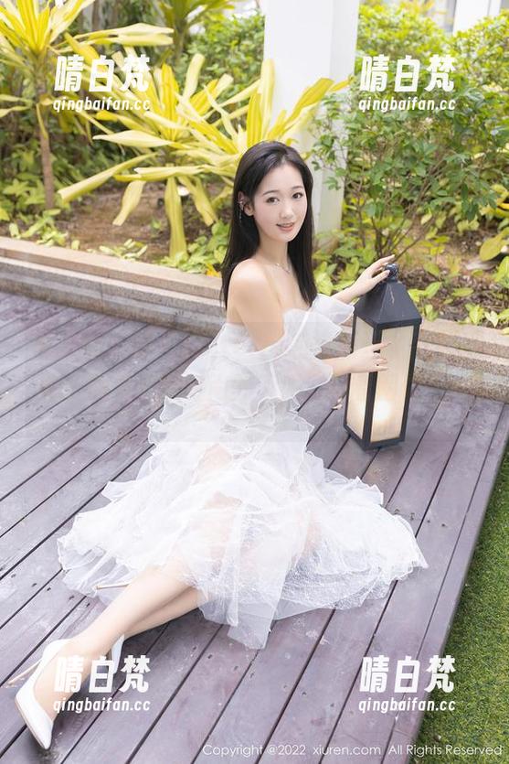 秀人网 - 果儿Victoria和她的丝袜图包，完全激发我对时尚的不屑，却看得像上瘾。