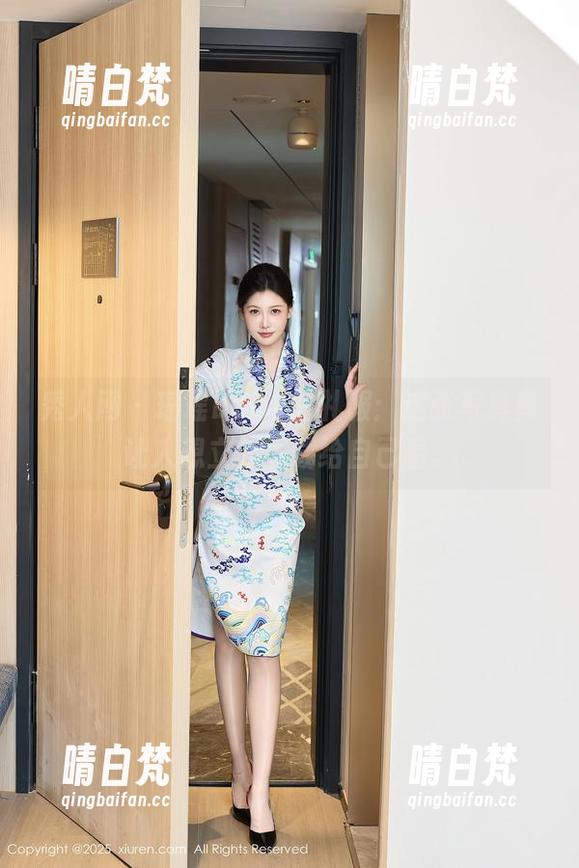 秀人网 - 瑶瑶baby的礼服：这张写真真让人想立刻下载给自己看。