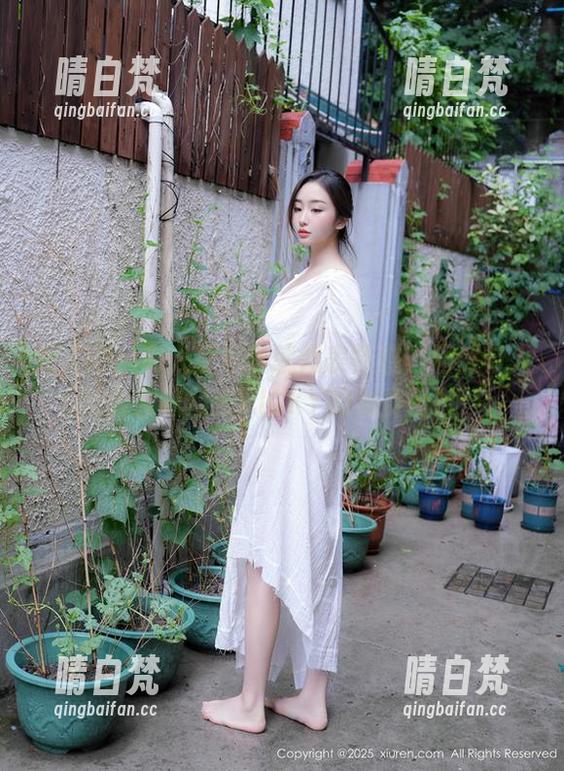 秀人网 - 有人说黑丝就代表性感？居然有人给我发陈雅漫VICKY的免费图包！