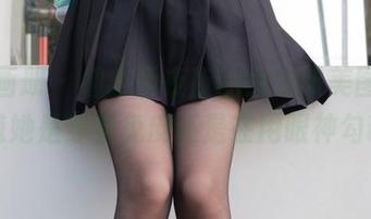 稚乖画册 – 看赤西夜夜的兔女郎美图，不知道她是穿着兔皮还是在用眼神勾魂。