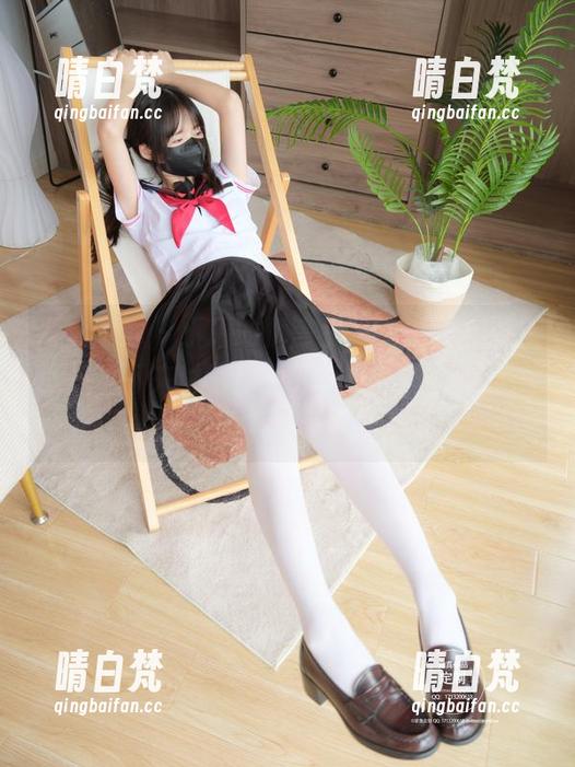 紧急企划 - 小恩的优等生写真，一言不合就想坐下来讨论作业，不过更想讨论这个姿态～