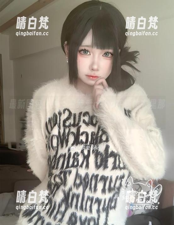 最新图包上线，看纯爱neko在连体衣里那啥？太会放电了吧！