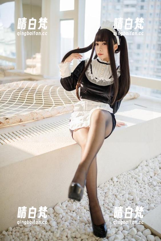 胡桃喵 就在胡桃喵这里,JK创口贴cos风暴全开,照片里的一切都似乎在对我说:“嗨!”