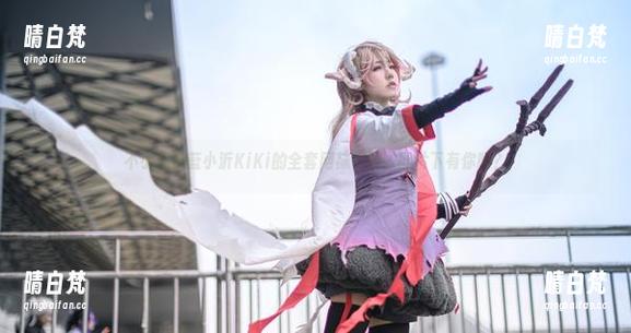 不小心被蓝小沂KiKi的全套网袜征服，图片下有你吗？