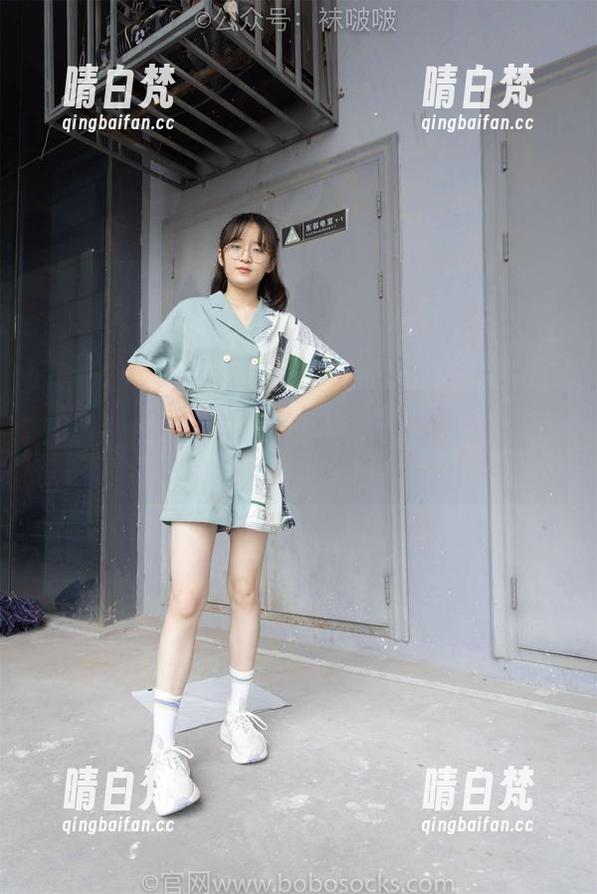 袜啵啵-小淳 袜啵啵 - 来吧,下载小淳的短肉丝图集,脚尖加固自信满满上线中!