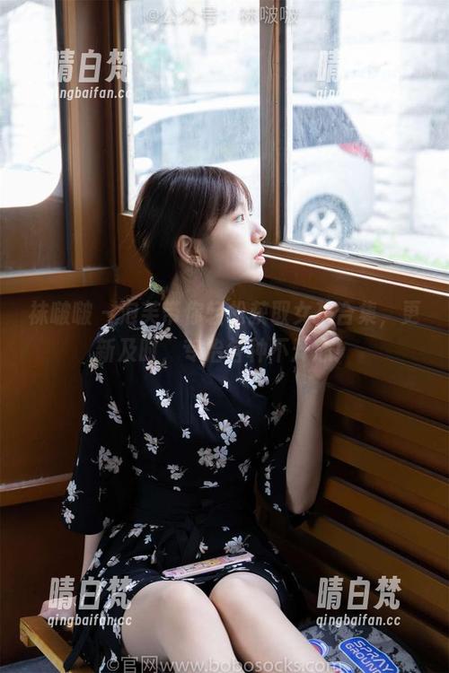 袜啵啵 - 泡芙带你轻松获取女孩合集，更新及时，专治各种不开心！